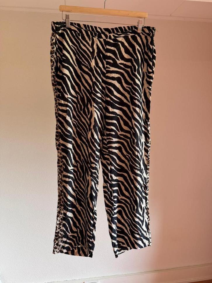 Zwart/witte broek van soyaconcept maat L €1,00 koopje!!, Kleding | Dames, Broeken en Pantalons, Zo goed als nieuw, Maat 42/44 (L)