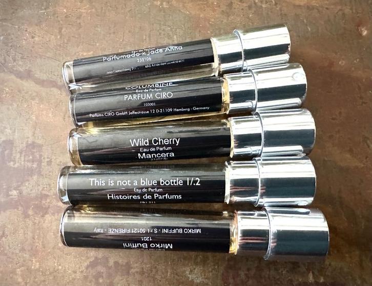 Parfumado 5x spray Eau de Parfum Niche geuren glazen flesjes, Sieraden, Tassen en Uiterlijk, Uiterlijk | Parfum, Zo goed als nieuw