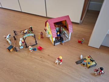 playmobiel paardenset met stal, weide en accessoires beschikbaar voor biedingen