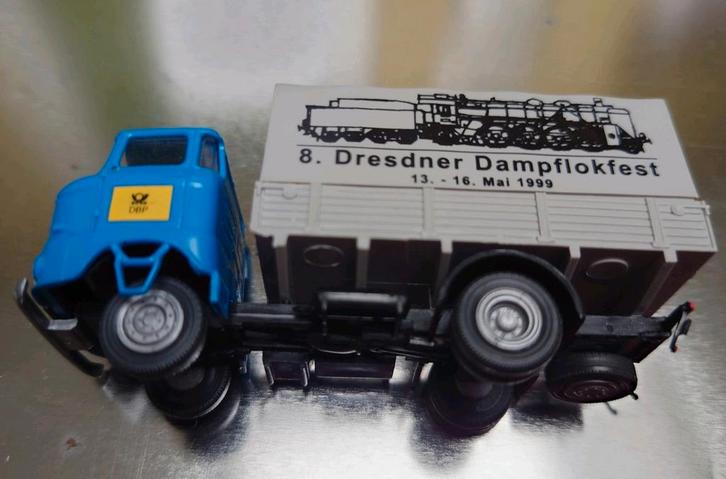IFA  W50 L Dresdner Dampflokfest 1999 Deutche Post, Hobby en Vrije tijd, Modelauto's | Overige schalen, Zo goed als nieuw, Bus of Vrachtwagen
