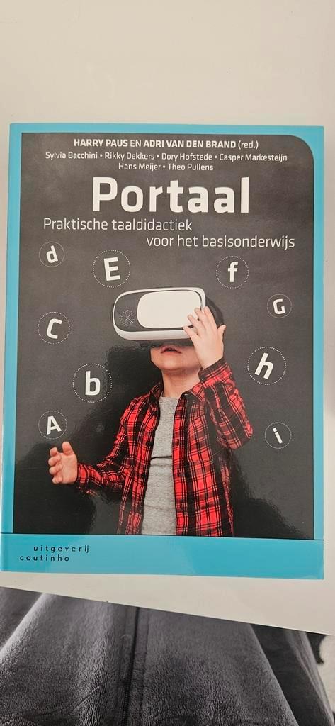 Adri van den Brand - Portaal (PABO), Boeken, Wetenschap, Zo goed als nieuw, Sociale wetenschap, Ophalen of Verzenden