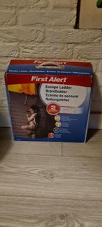 Veiligheids brand ladder, Doe-het-zelf en Verbouw, Ladders en Trappen, Nieuw, Ophalen of Verzenden, Ladder, Opvouwbaar of Inschuifbaar