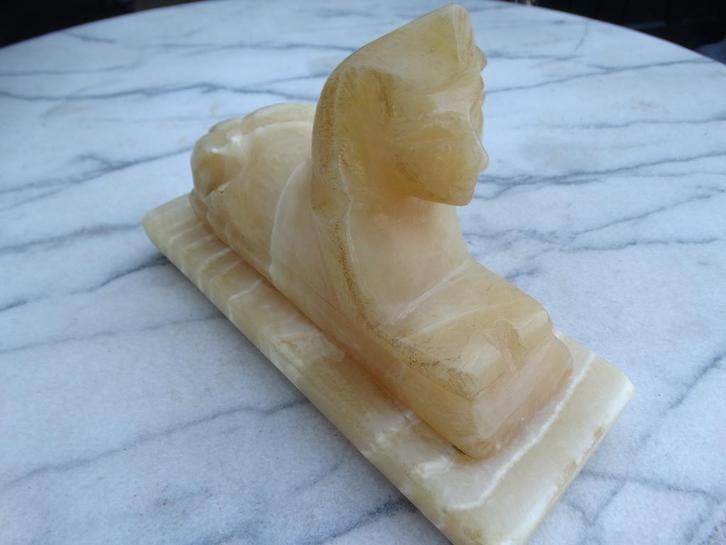 Oude Spinkx van Oranje Albast, Antiek en Kunst, Kunst | Beelden en Houtsnijwerken, Ophalen of Verzenden