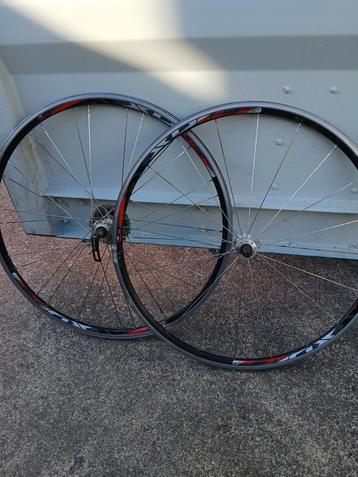 Zet Racefiets wielen Tekoop  beschikbaar voor biedingen