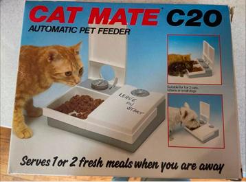 Cat mate C20 automatisch voerautomaat voor 2 maaltijden beschikbaar voor biedingen