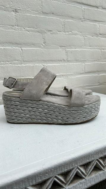 Eksept sandalen met plateau, suede , zilverkleurige zool beschikbaar voor biedingen