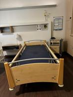 3 ziekenhuis bedden z.g.a.n. papegaai nachtkastje matras, Diversen, Ophalen, Zo goed als nieuw