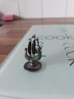 Zilveren miniatuur driemaster, Antiek en Kunst, Ophalen of Verzenden, Zilver
