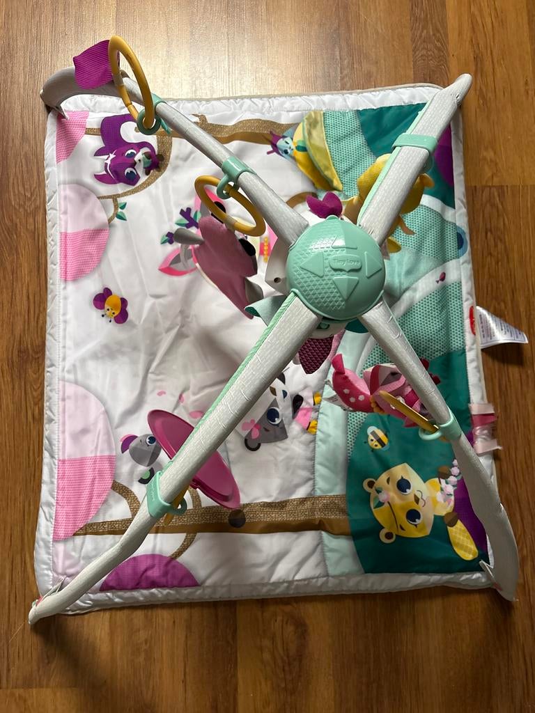 Tiny Love Babygym, Kinderen en Baby's, Speelgoed | Babyspeelgoed, Ophalen of Verzenden, Gebruikt, Babygym, Met geluid