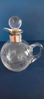 Klein karafje met Sterling zilveren hals 925 HB en gravures, Antiek en Kunst, Antiek | Glas en Kristal, Ophalen of Verzenden