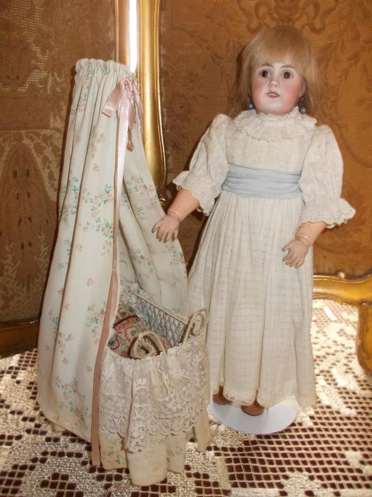 ANTIEK WIEGJE met BABY POPJE - verzenden mogelijk, Antiek en Kunst, Antiek | Speelgoed, Ophalen