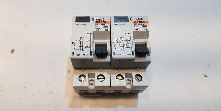 Merlin Gerin Groepenkast Aardlekschakelaar ID 40A 30mA (1x), Hobby en Vrije tijd, Elektronica-componenten, Gebruikt, Ophalen of Verzenden