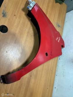 Voorscherm  links rood Chevrolet Spark, Auto-onderdelen, Carrosserie en Plaatwerk, Chevrolet, Gebruikt, Ophalen of Verzenden