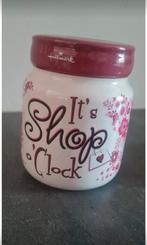 Nieuwe spaarpot Hallmark Shop a clock, Ophalen of Verzenden, Nieuw, Overige materialen, Minder dan 25 cm