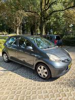 Toyota Aygo 1.0 12V Vvt-i 5DRS 2006 Grijs, Voorwielaandrijving, Zwart, 4 stoelen, 68 pk