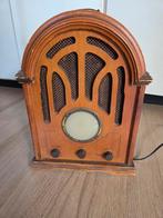 Retro radio. Werkend, Audio, Tv en Foto, Radio's, Ophalen of Verzenden, Gebruikt, Radio