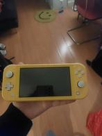 Gele Nintendo Switch Lite - Inclusief Oplader, Spelcomputers en Games, Spelcomputers | Nintendo Switch Lite, Ophalen of Verzenden