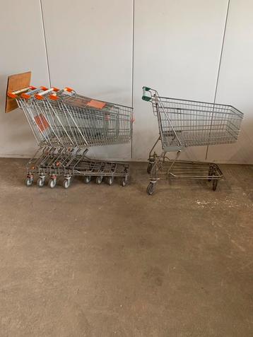 Winkelkar / winkelwagen / winkelwagens / winkelkarren  beschikbaar voor biedingen