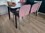 Zwarte eettafel 140x74x78cm met 4 stoelen, Ophalen, Zo goed als nieuw, Rechthoekig, 50 tot 100 cm