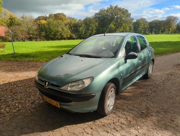 Apk tot 01-11-26 ! Peugeot 206 1.4 5D 2001 Groen, Auto's, Peugeot, Particulier, Radio, Benzine, C, Hatchback, Handgeschakeld, Origineel Nederlands
