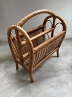 Vintage rotan tijdschriftenrek met rond handvat, Huis en Inrichting, Woonaccessoires | Krantenbakken en Lectuurbakken, Ophalen of Verzenden
