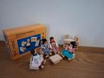 Houten Poppenhuis Inrichting + 4 Poppen, Ophalen, Zo goed als nieuw, Poppenhuis