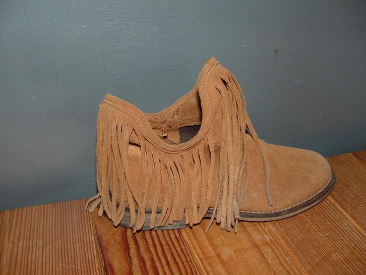 Divided enkelboots enkellaars maat 39 met fringes, Kleding | Dames, Schoenen, Zo goed als nieuw, Sneakers of Gympen, Bruin, Ophalen of Verzenden