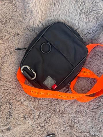 Off white bag orgineel beschikbaar voor biedingen