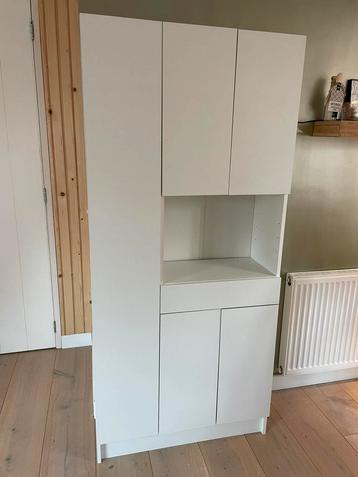 Handige hoge opbergkast