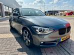 BMW 1-Serie 116I 210 PK Sport Carplay, Auto's, BMW, 1-Serie, 65 €/maand, 4 cilinders, Origineel Nederlands