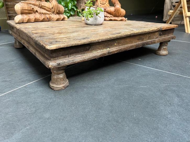 Bajot super laag old wood tafel India Indiase vintage Oud, Antiek en Kunst, Antiek | Meubels | Tafels, Ophalen of Verzenden