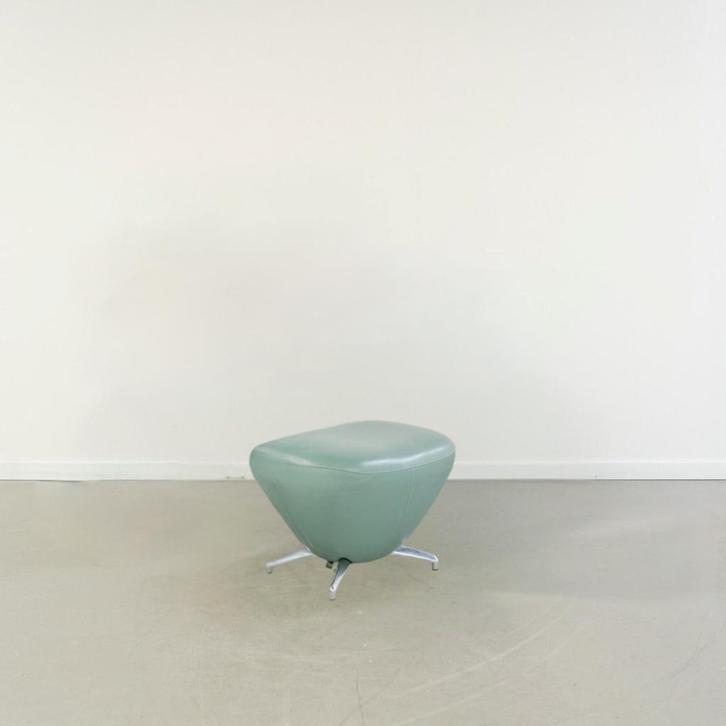 1x Leolux Caruzzo Voetenbank Turquoise Leer - Chroom, Huis en Inrichting, Fauteuils, Zo goed als nieuw, Leer, Metaal, 50 tot 75 cm