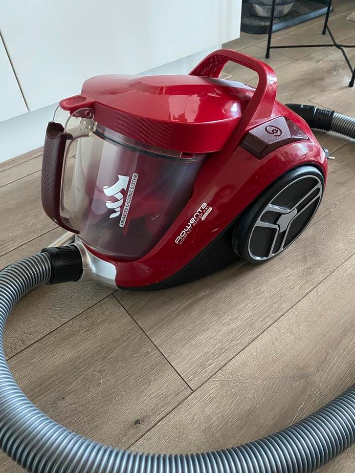 Rode Rowenta stofzuiger, Witgoed en Apparatuur, Stofzuigers, Gebruikt, Stofzuiger, Minder dan 1200 watt, Reservoir, Ophalen