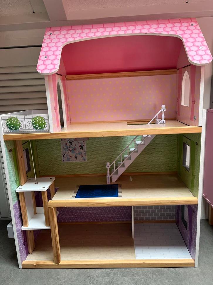 Houten Poppenhuis met Lift & Inrichting, Kinderen en Baby's, Speelgoed | Poppenhuizen, Gebruikt, Poppenhuis, Ophalen