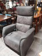 Elektrisch bedienbare relaxfauteuil, Ophalen, Gebruikt, Stof