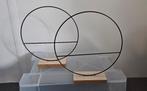 2 ringen op standaard (32 cm hoog, 30 cm doorsnee), Hobby en Vrije tijd, Knutselen, Ophalen, Zo goed als nieuw
