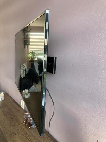 Samsung 50” +  Muurbeugel••• beschikbaar voor biedingen