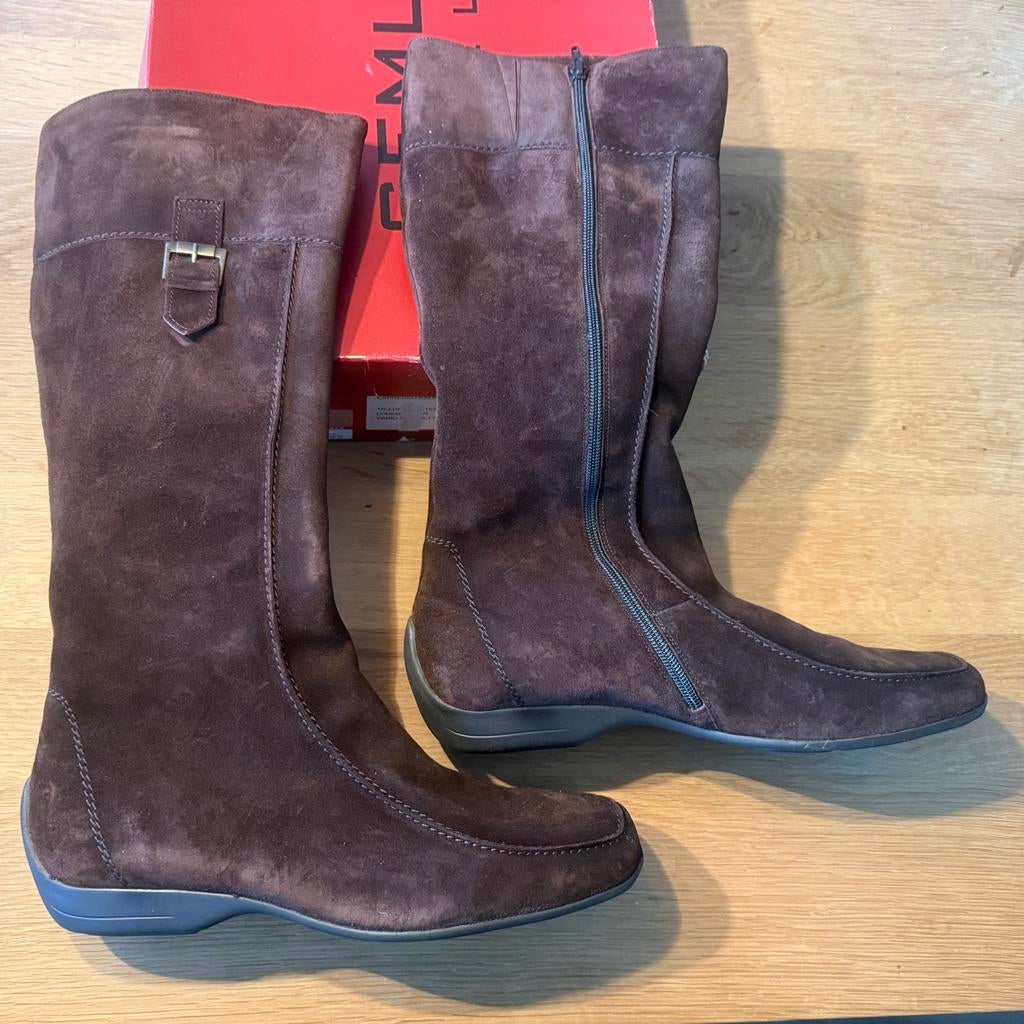 Nieuwe bruine suède laarzen mt 44, Hoge laarzen, Bruin, Nieuw, Ophalen of Verzenden