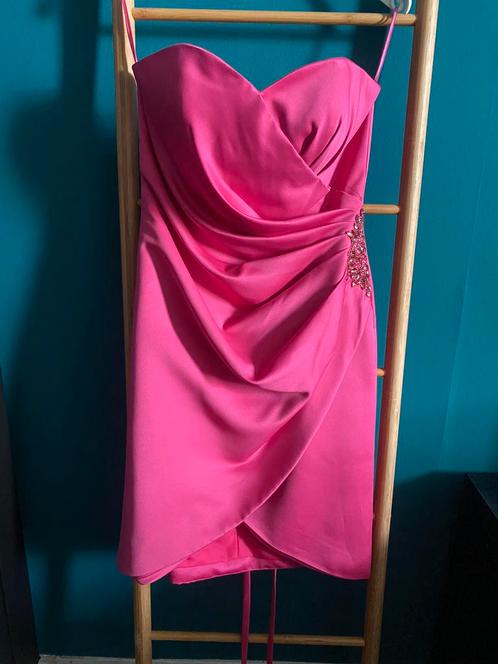 Roze Lilly cocktail dress maat 38, Kleding | Dames, Gelegenheidskleding, Nieuw, Cocktailjurk, Maat 38/40 (M), Roze, Ophalen of Verzenden