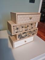 Wood Jewelry box - 23 x 23 x 10 cm, Ophalen of Verzenden, Zo goed als nieuw