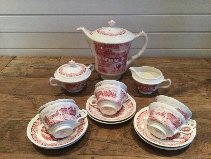 Boerenhoeve Rood Maastricht ( Koffie servies compleet), Antiek en Kunst, Antiek | Servies los, Ophalen of Verzenden