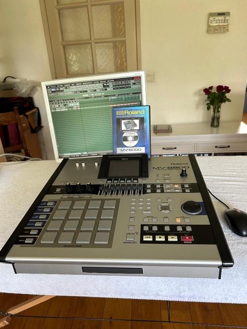 Roland MV 8800 Production Studio, Muziek en Instrumenten, Samplers, Zo goed als nieuw, Ophalen