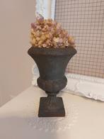 Brocante gietijzeren tuinvaas jardiniere op voet. 20 Cm hoog, Tuin en Terras, Tuinvazen, Ophalen of Verzenden