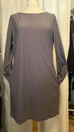 La Dress grijs/taupe kleuring jurkje/tuniek. Boven knie. M, Kleding | Dames, Jurken, Maat 38/40 (M), Ophalen of Verzenden, Zo goed als nieuw