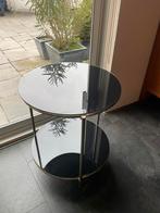 Leuke bijzettafel met zwart glas en op wieltjes, Huis en Inrichting, Tafels | Bijzettafels, Ophalen of Verzenden