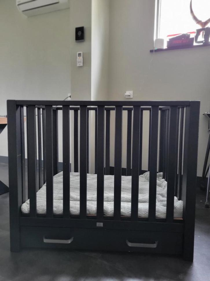 Zwarte box TWF met Lade 80x100, Kinderen en Baby's, Boxen, Zo goed als nieuw, Vierkant, Boxkleed, Lade, Ophalen