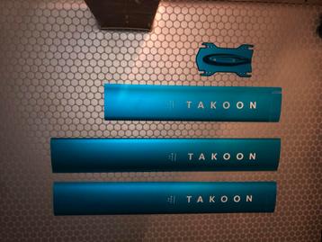 Takoon Foilmast beschikbaar voor biedingen