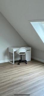 Bureau + stoel, Huis en Inrichting, Ophalen, Zo goed als nieuw