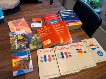 Woordenboeken  beschikbaar voor biedingen
