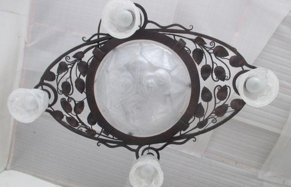 spectaculaire smeedijzeren art deco luster geperst glas, Antiek en Kunst, Antiek | Lampen, Ophalen